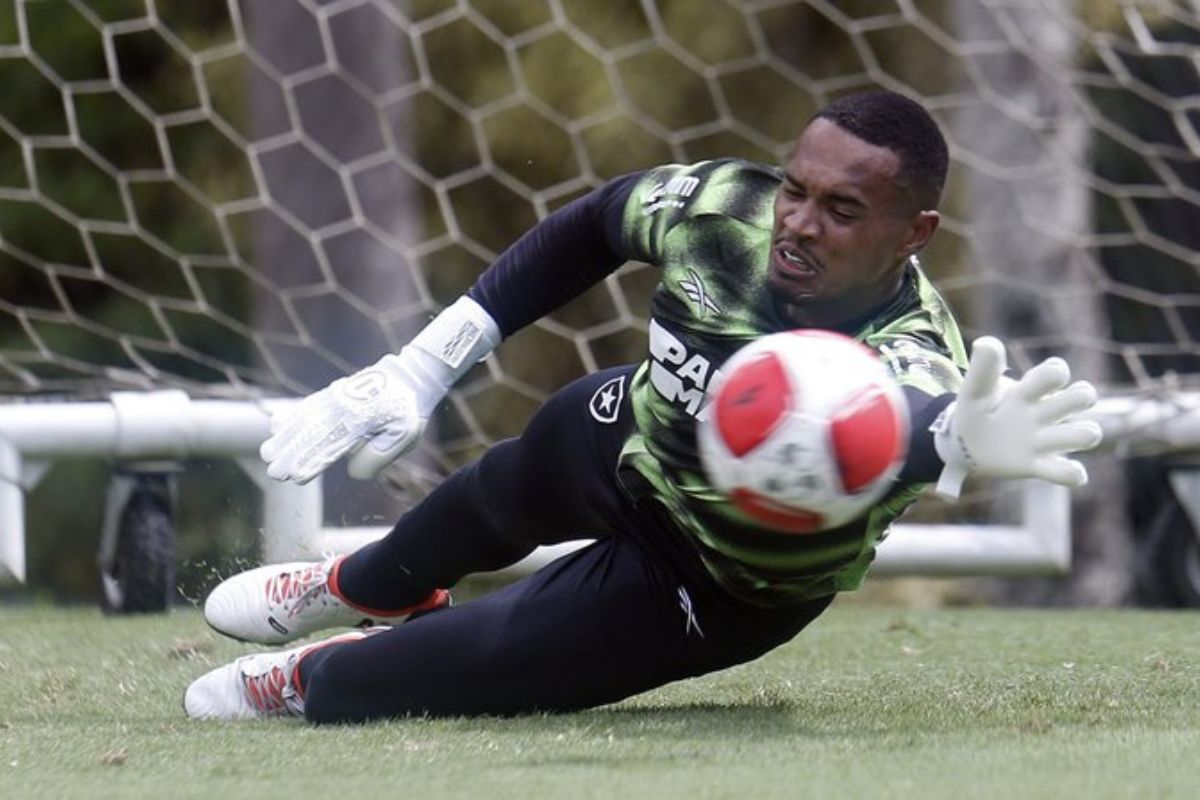 MAIS UM? BOTAFOGO PERDE GOLEIRO PARA O CLÁSSICO CONTRA O FLAMENGO